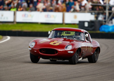 1961 Jaguar E-Type 3.8-Litre Series I Competition – préparation Semi-Lightweight avec pièces conformes aux standards FIA et bloc moteur en alliage – Gooding à Rétromobile.