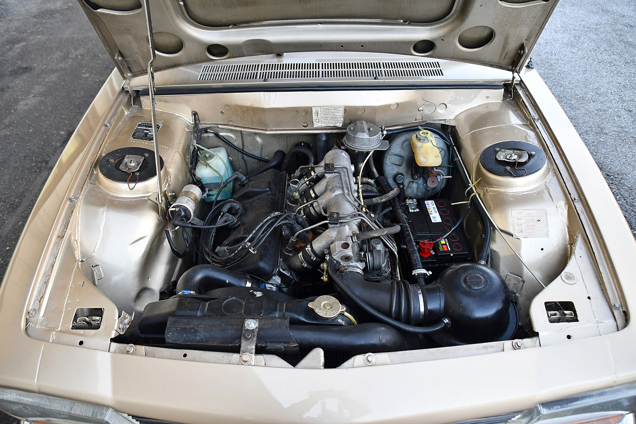 1978 Peugeot 504 TI automatique – moteur de 1970 cm³ en parfait état malgré ces 266 000 kilomètres.