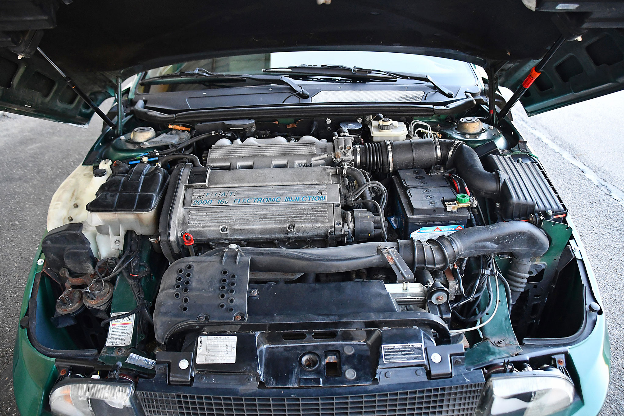 1995 Fiat Coupé 2.0 16V – moteur de 1994 cm³ parfaitement entretenue et plusieurs pièces neuves.