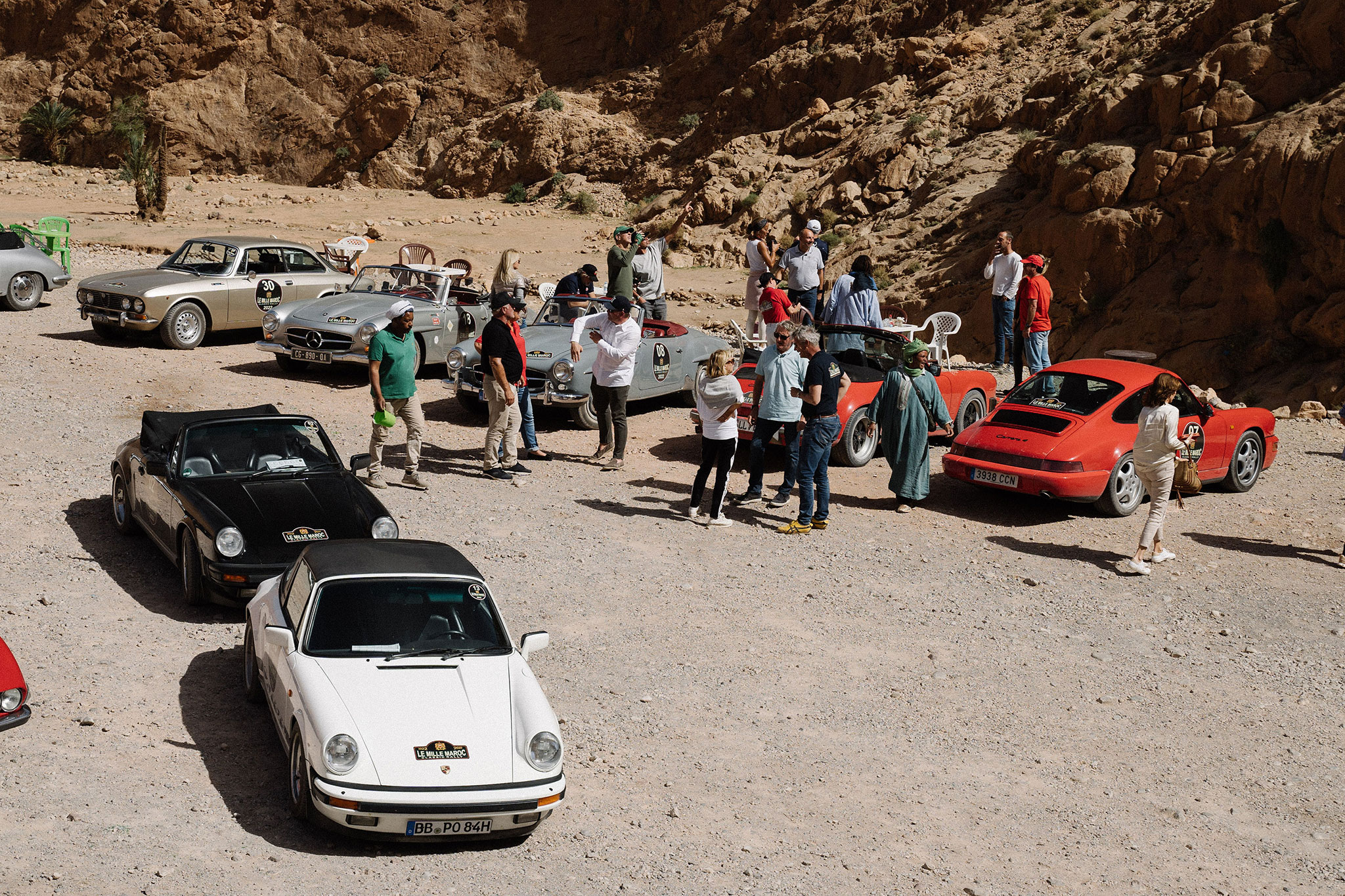 Un rallye ce sont aussi des pauses pour partager ce qui vient d’être traversé – Mille Maroc Classic Rallye 2023.