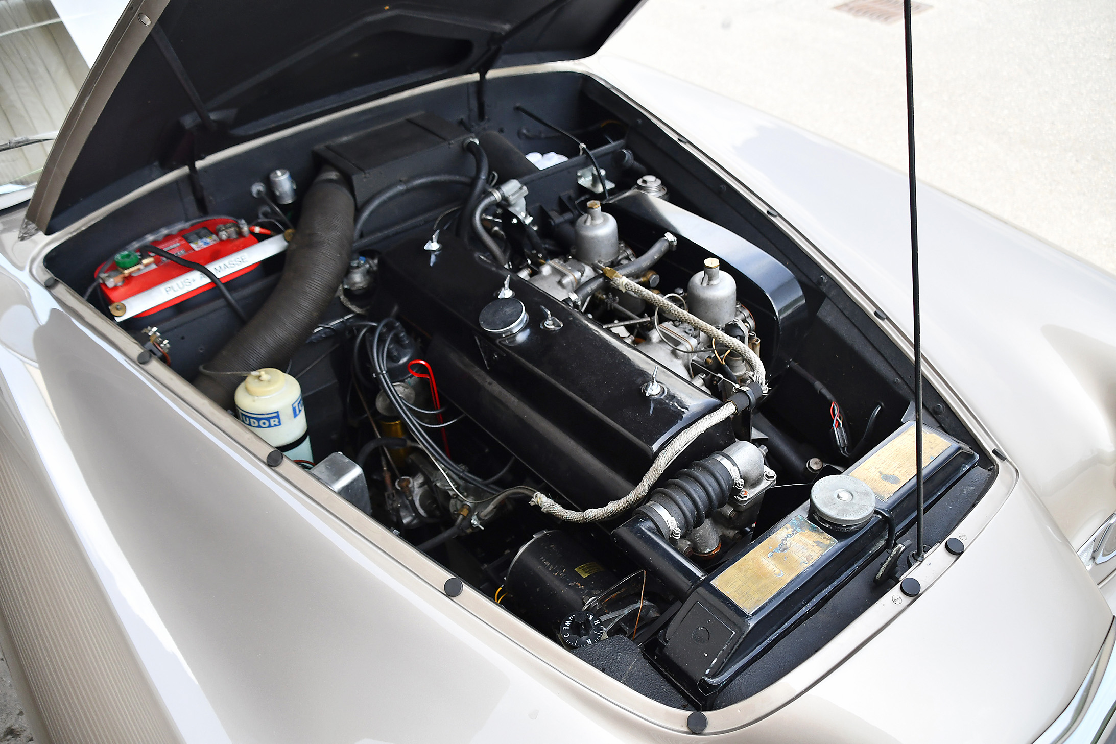 1959 Alvis TD 21 Graber – le moteur de 2993 cm³ a reçu une réfection en 2016 et possède des culasses au sans plomb.