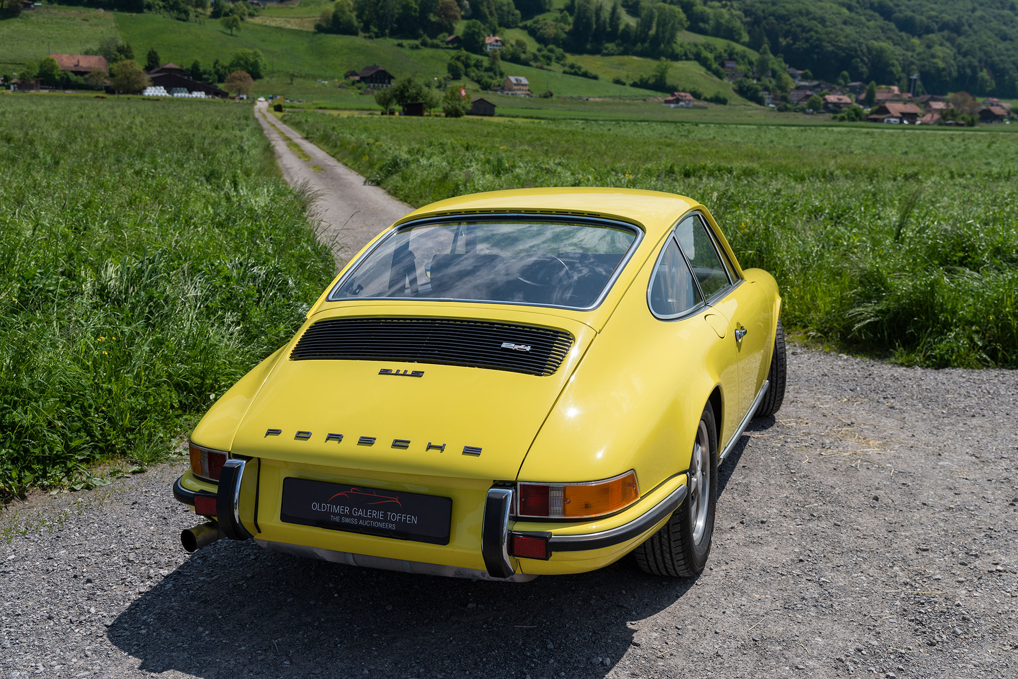 1972 Porsche 911 E 2.4-Litre Ölklappe – une seule année avec la trappe de remplissage pour l’huile.