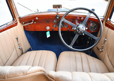 1935 Bentley 3.5-Litre Sport Saloon – L’intérieur reçoit un cuir de haute qualité ainsi que des boiseries, le tout en parfait état - Véhicules d'Exception.