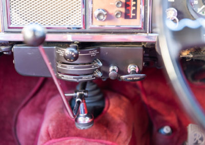1963 Rover P4 110 – Les commandes de chauffage et de ventilation sont faciles d’accès.