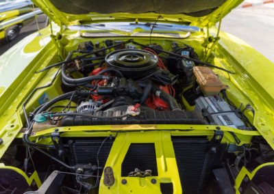 1973 Dodge Charger SE 5.2-Litre – Le moteur de 5210 cm³ développe la modeste puissance de 152 chevaux avec un couple 366 Nm à 2000 tr/mn.