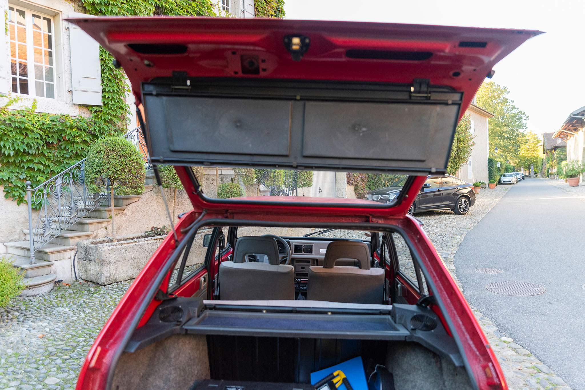 Vous trouverez une Citroen AX Bâche coffre à bagages sur