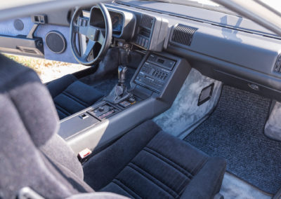 1989 Alpine-Renault V6 Turbo – Une 2+2 dans laquelle le plastique est omniprésent, on aime ou pas - Véhicules d'Exception.