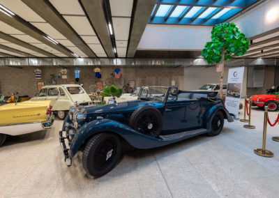 Malheureusement cette Alvis ne comportait aucune indication, aussi à la location.