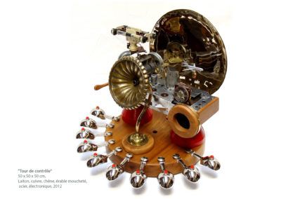 ©Lionel Stocard - Tour de Contrôle - Laiton - Cuivre - Chêne et Érable moucheté.