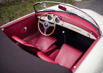 1955 Porsche 356 Speedster – simplification au maximum pour cette version sportive basée sur la Coccinelle.