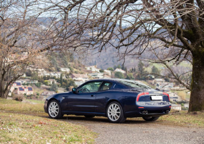 2001 Maserati 3200 GT – superbes feux arrière en forme de boomerang mais interdit aux USA.