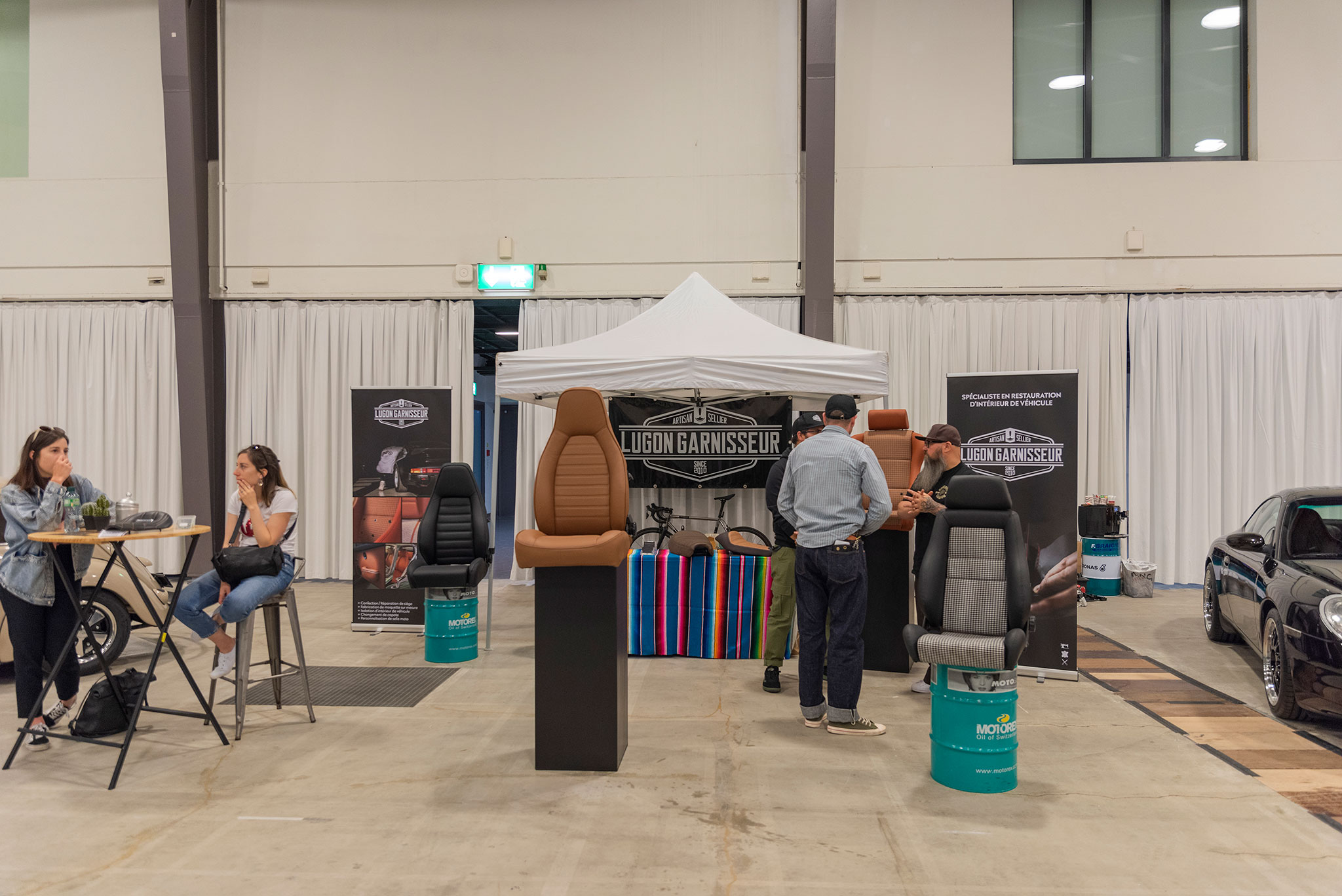 Lugon Garnisseur Martigny – partielle ou totale, restauration de tous types de sièges autos – Salon Romand Vintage Motors 2024.