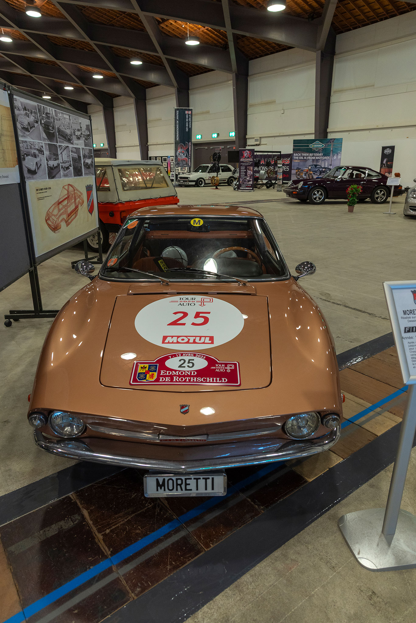 Cette Moretti Sportiva S1 sur base Fiat 850 a participé au Tour Auto 2025 où elle s’est fait remarquer – Salon Romand Vintage Motors 2025.