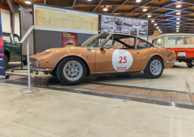 Vue de profil de la Moretti Sportiva S1 au dessin très pur qui cache un moteur de Fiat 850 – Salon Romand Vintage Motors 2025.