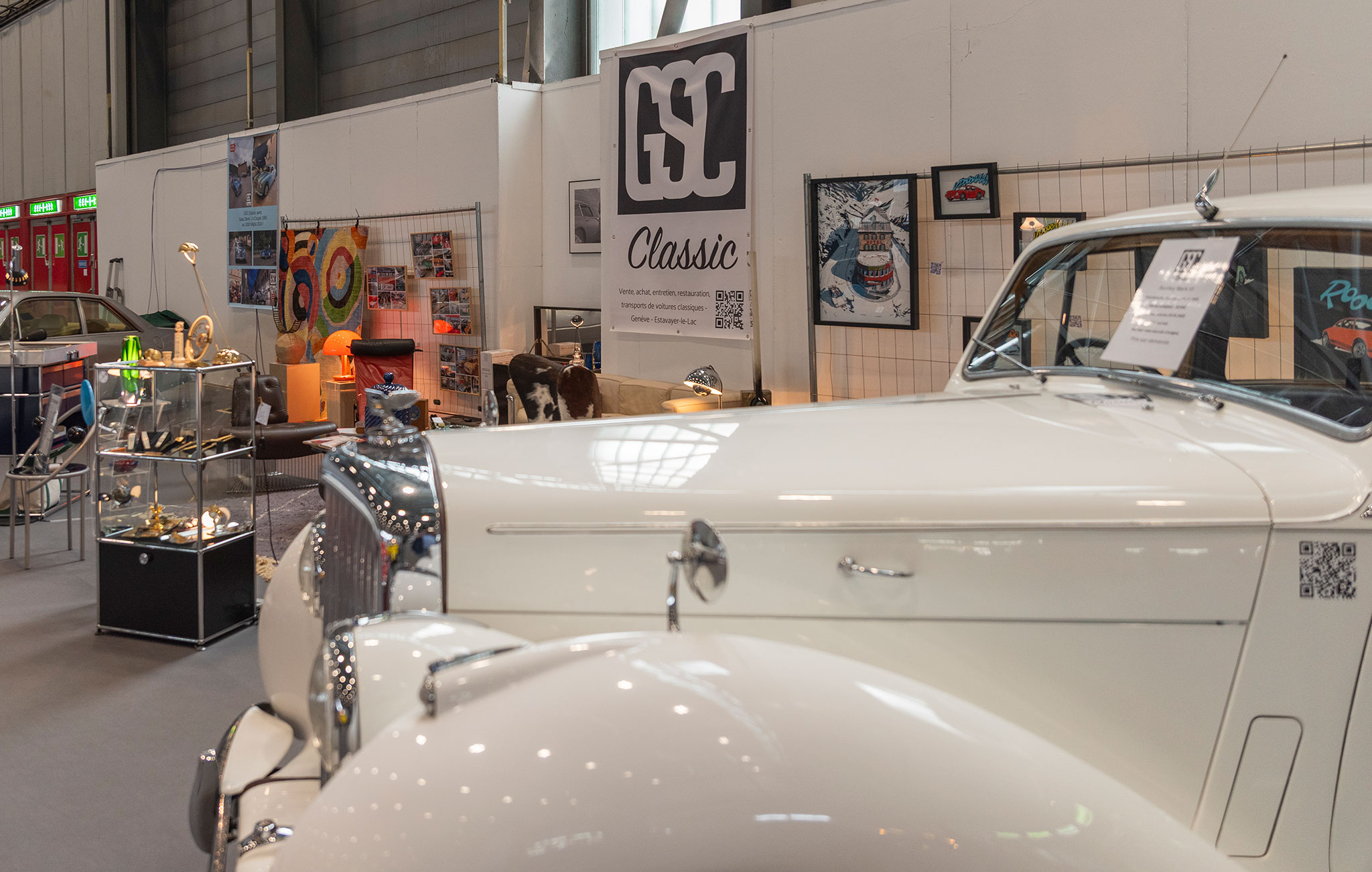 Le stand de GSC Classic au coude à coude avec celui d’Autoline à Swiss Retro Mecanika 2025.