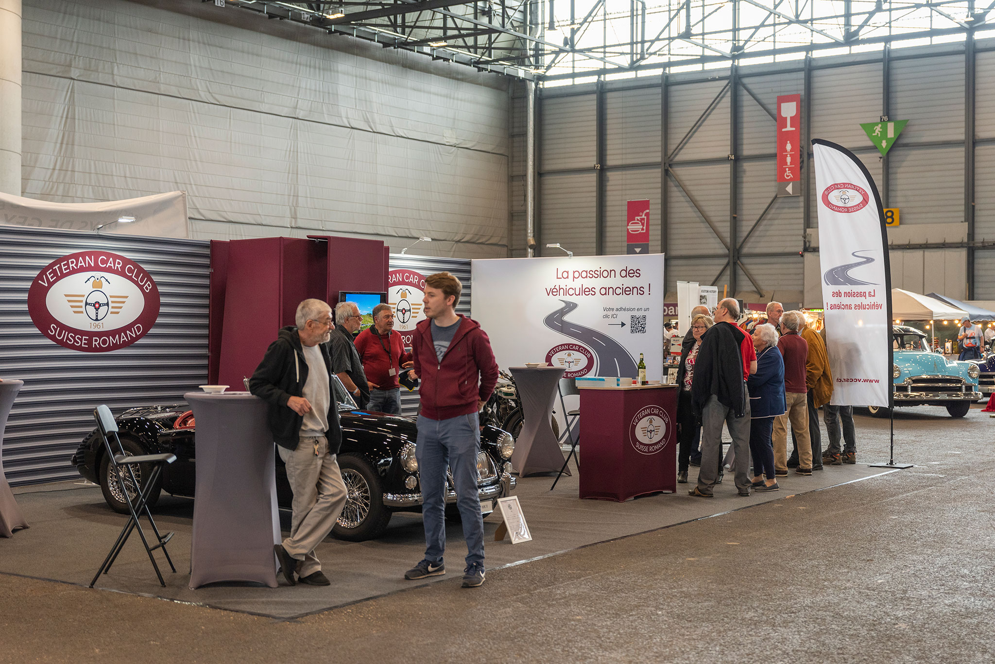 Nouveau design pour le stand du Vétéran Car Club Suisse Romand à Swiss Retro Mecanika 2025.