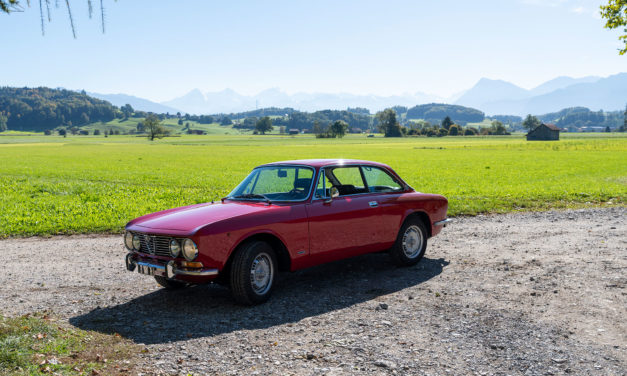 2000 représente la cylindrée de cette Alfa Romeo GTV