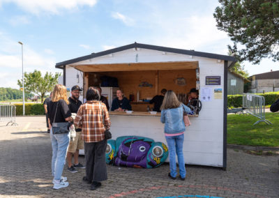 Pour les participants et les visiteurs, tout paiement pour les boissons se déroule à une caisse centrale – Old VAG Day 2025.
