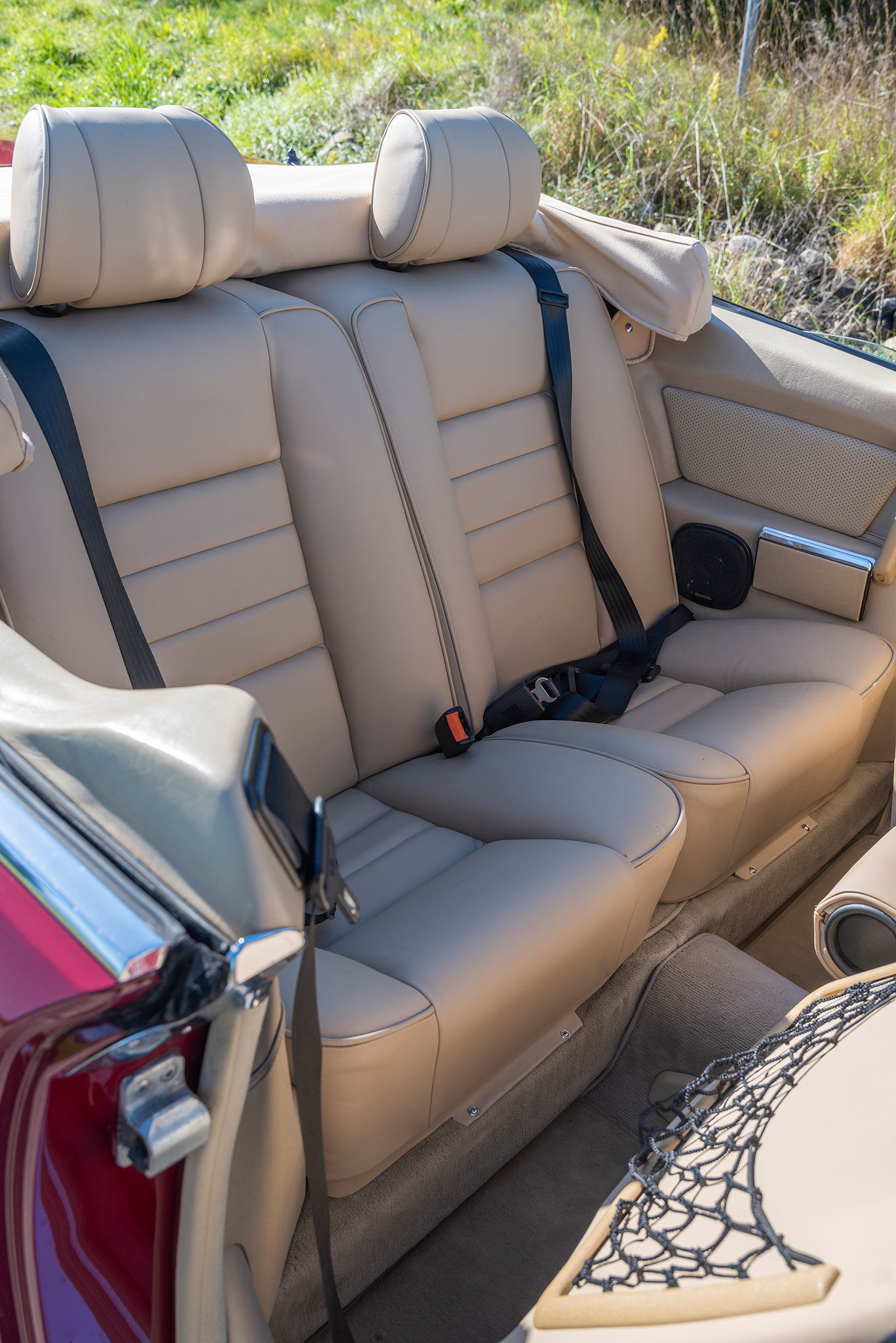 La finition est incroyablement belle et très peu de traces d’utilisation malgré ses 97 000 kilomètres – Mercedes-Benz 500 SEC Feldevert.