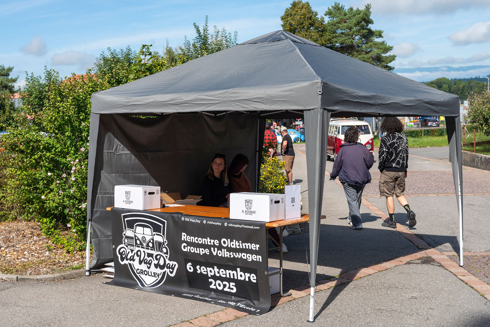 Dès l’entrée de l’évènement, le ton est donné, uniquement les autos du groupe VAG – Old VAG Day 2025.