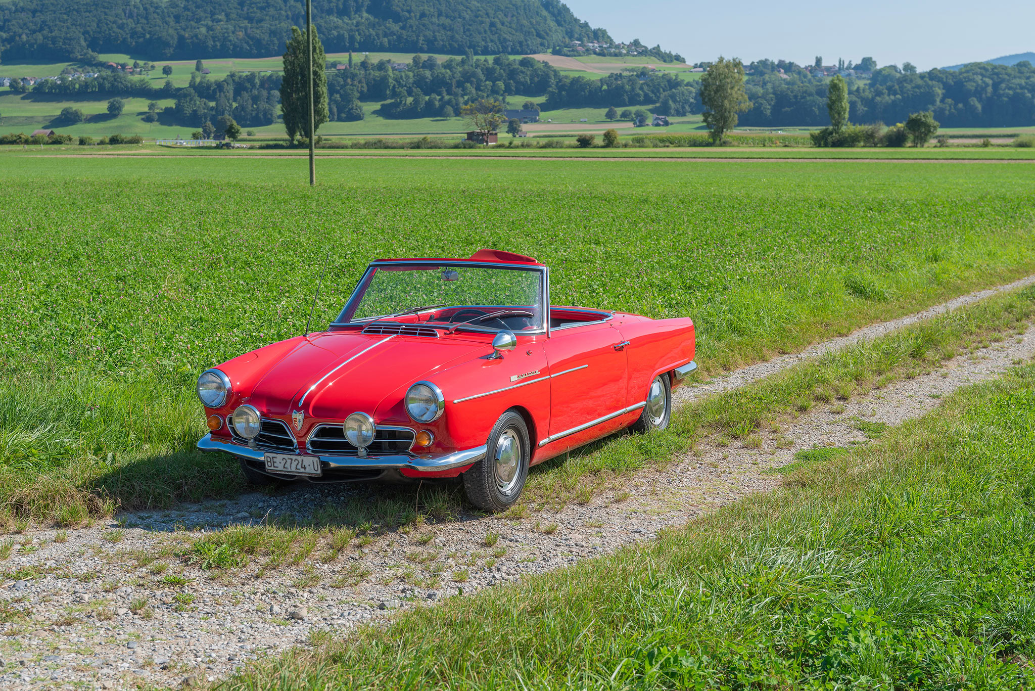 Petit bolide rouge de pied en cape plus tranquille qu’il n’en a l’air – NSU Wankel Spider. Petit bolide rouge de pied en cape plus tranquille qu’il n’en a l’air – NSU Wankel Spider.
